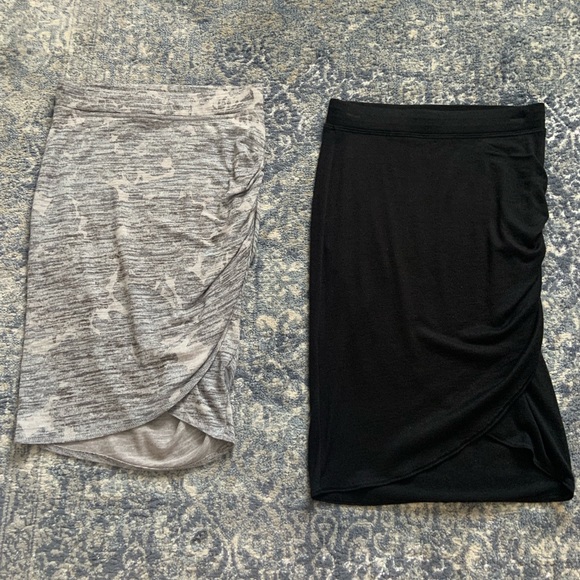 Aritzia skirts S and XS - Picture 2 of 3